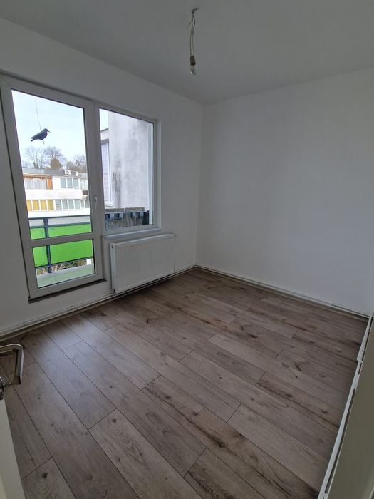 Apartament cu 3 camere, openspace recent renovat, confort sporit