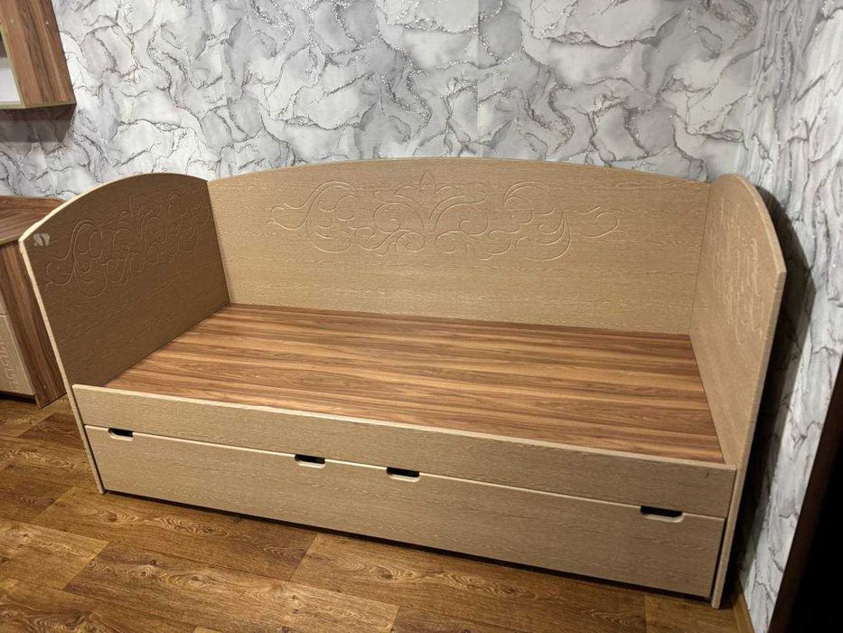 Продам кровать с матрасом. САМОВЫВОЗ