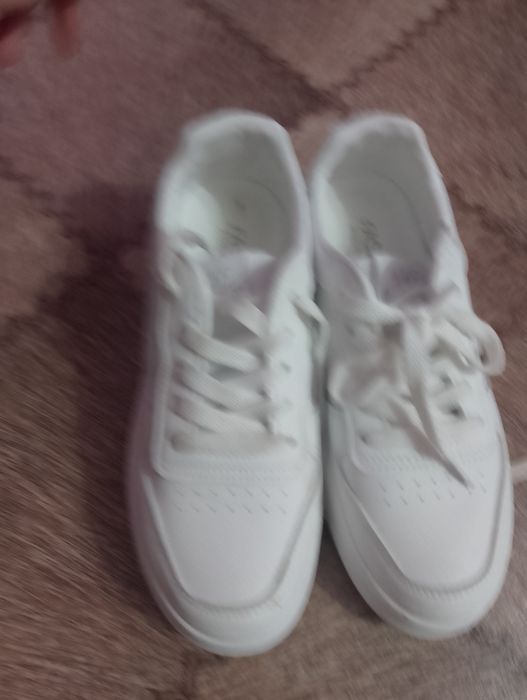 Продаю крассовки