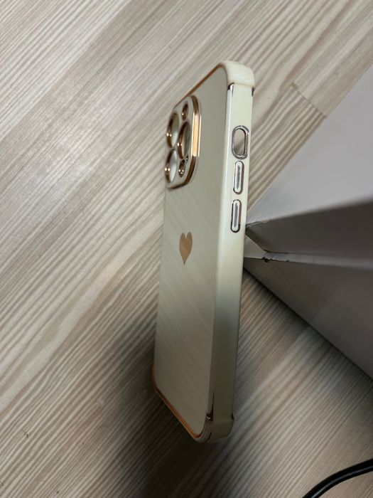 Продавам калъф за iPhone 13PRO
