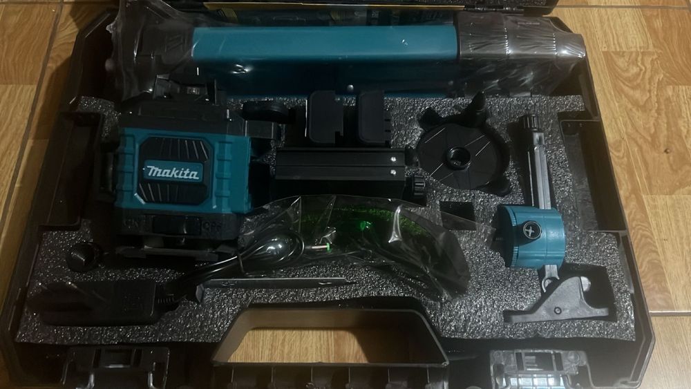 Уровень лазерный  makita bosch