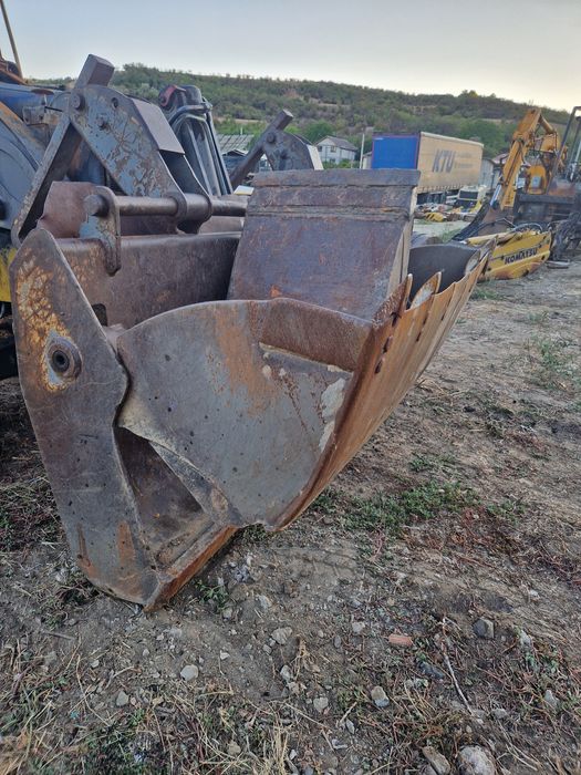 Cupă față multifuncțională Buldoexcavator Volvo BL61