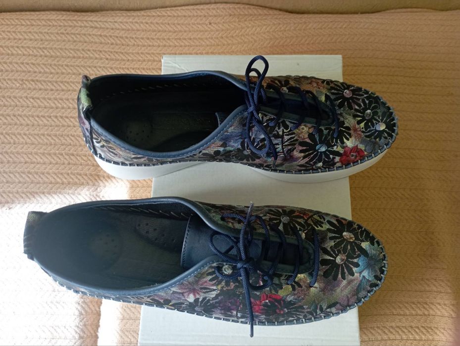 Уникални нови мокасини