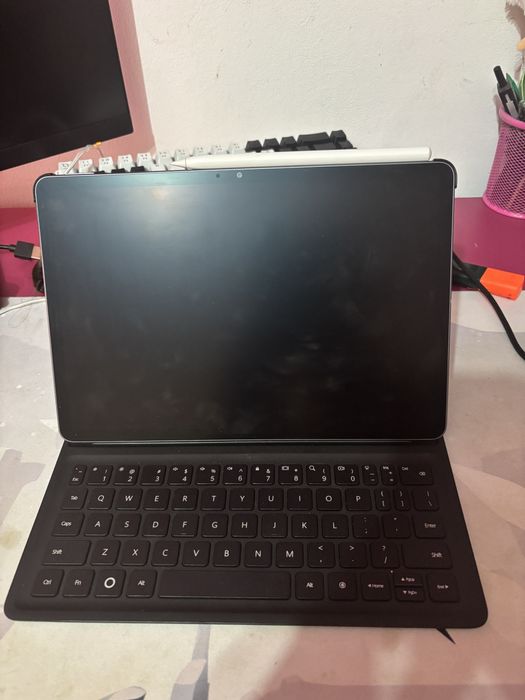 Vând tabletă Huawei MatePad 11.5 + tastatură + pen