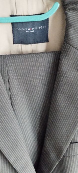 Costum barbati TOMMY HILFIGER marime 52 stare impecabila