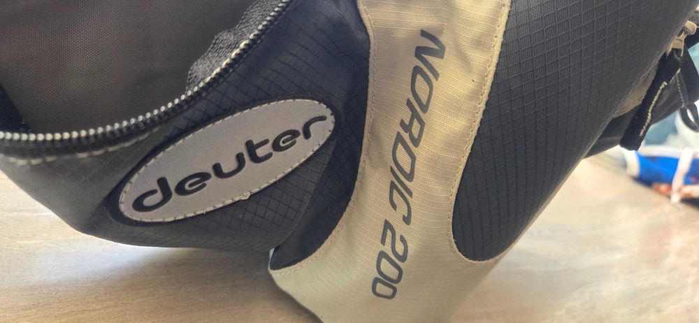 Deuter чантичка за кръста