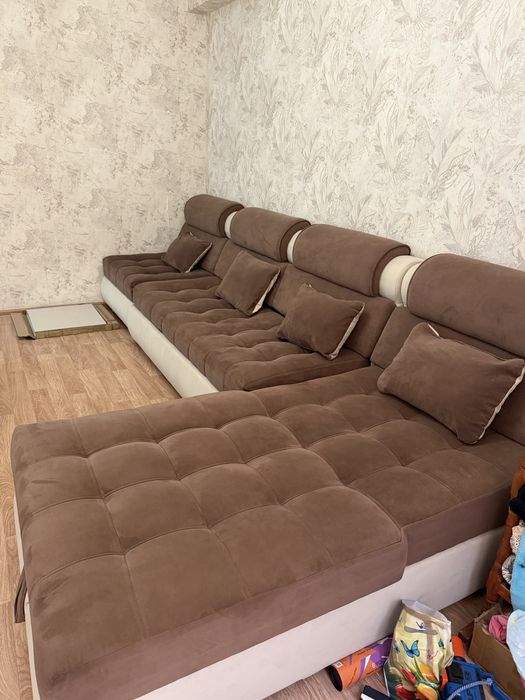 Диван Тихас.