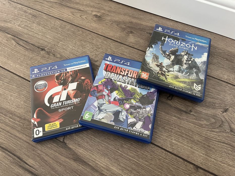 PlayStation 4 slim | 3 игры + 2 Геймпада в подарок!
