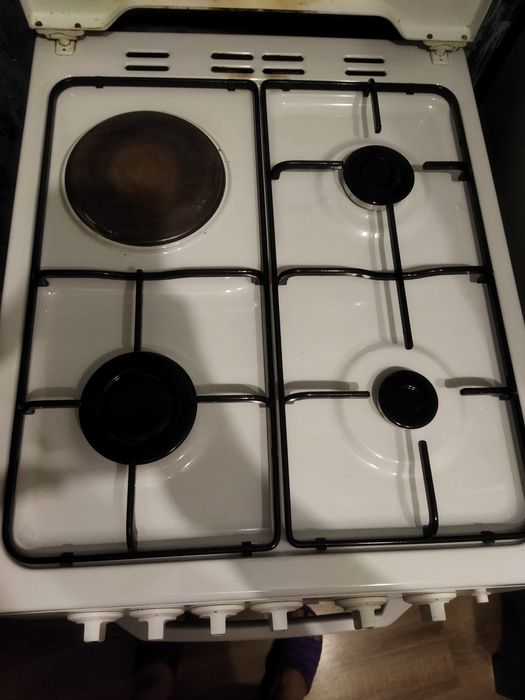 Продам газплиту с противенью