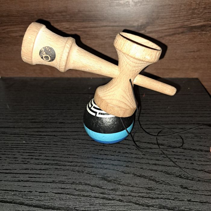 Vând kendama okendama revo