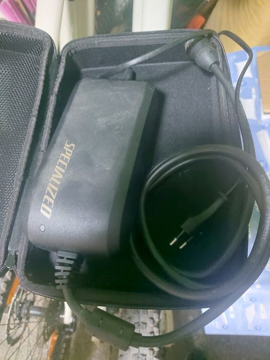 Vând bicicleta cu motor