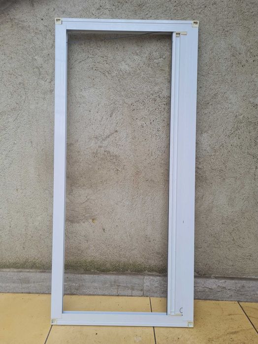 Продавам комарник-мухарник, модел "Плисе".