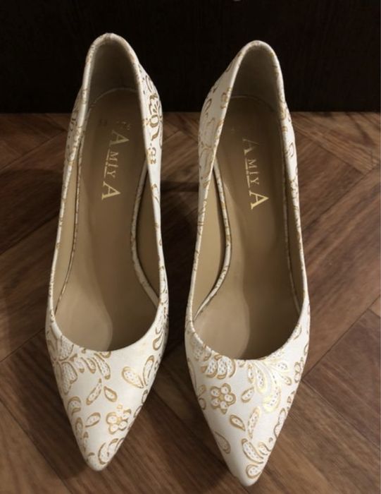 Обувь…………..