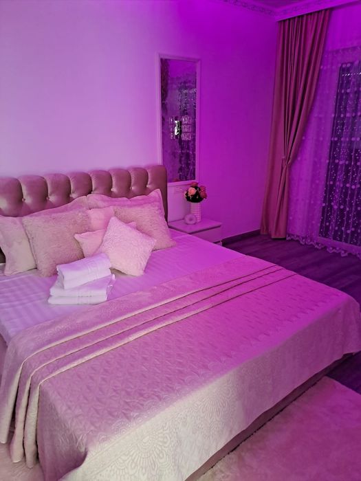 Inchirez apartament în regim hotelier ADORA PARK