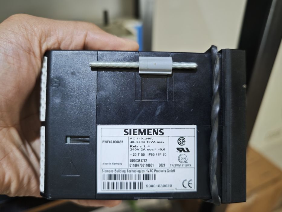 Контроллер погружного датчика температуры Siemens RLE162 24В MG557-3