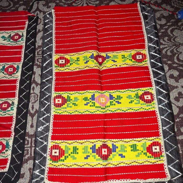 Ръчно тъкани килими , покривки за маса