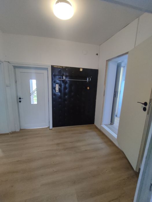 Дава се под наем Етаж от къща в Враца, Квартал 103 - 120 кв.м за 433.5 € - Снимка #3