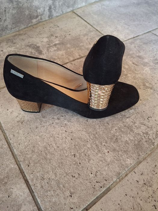 Pantofi negri eleganti