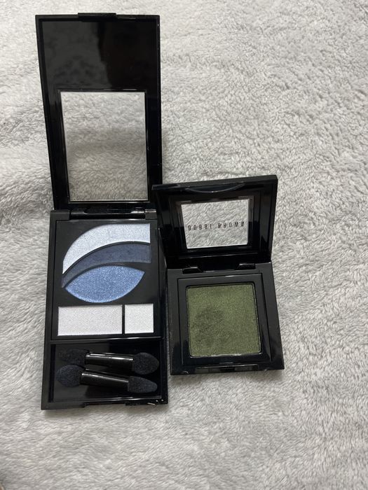Ten palitra Revlon, Bobbi Brown