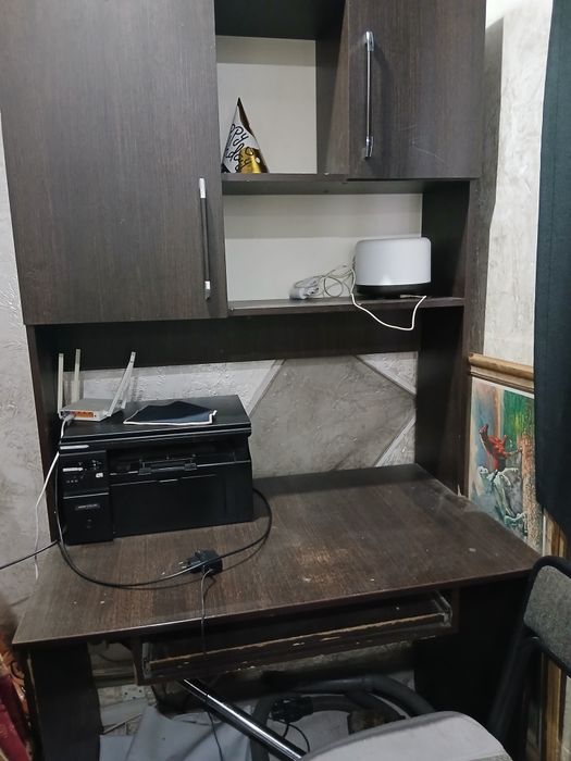 Продам компьютерный стол б/у