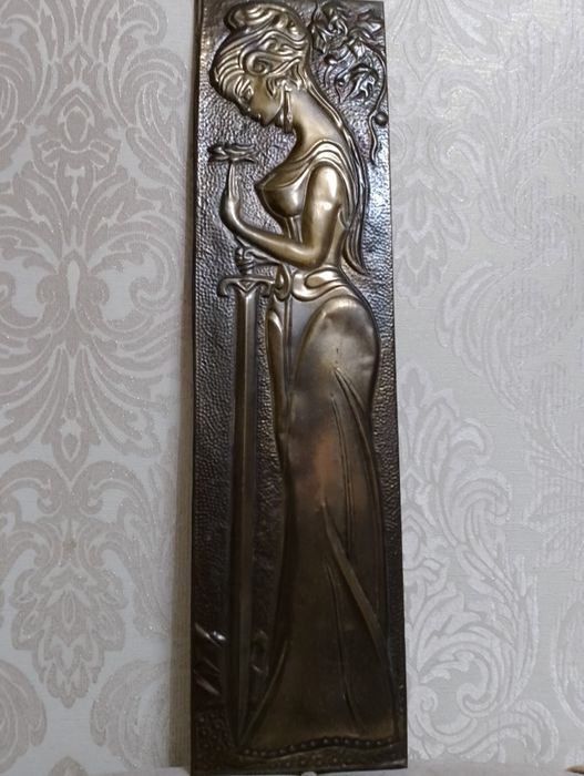 Продам картину -чеканку