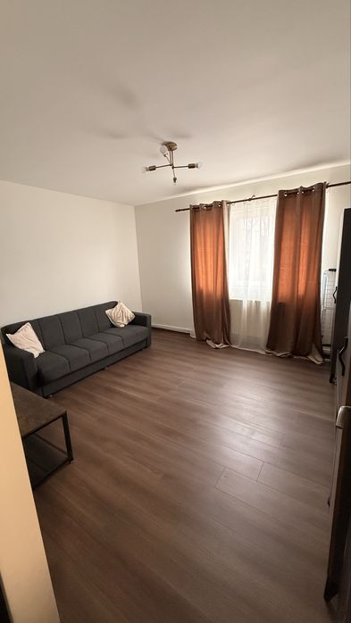 Apartament cu 2 camere de inchiriat.