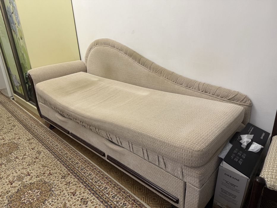 Срочно продам диван