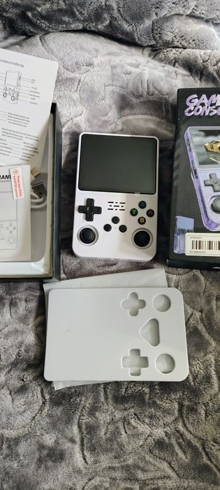 Iluminat cu ips R36s k Game boy