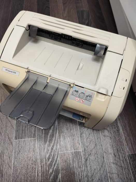 Продам лазерный принтер HP LaserJet 1018