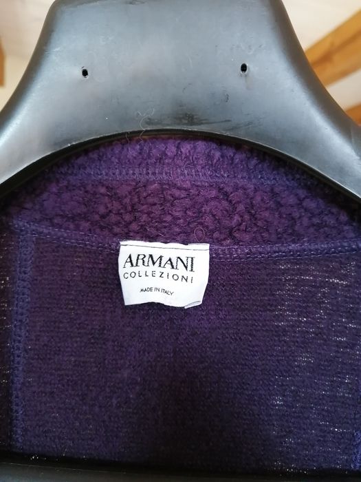 Автентично Georgio Armani вълнено лилаво якенце