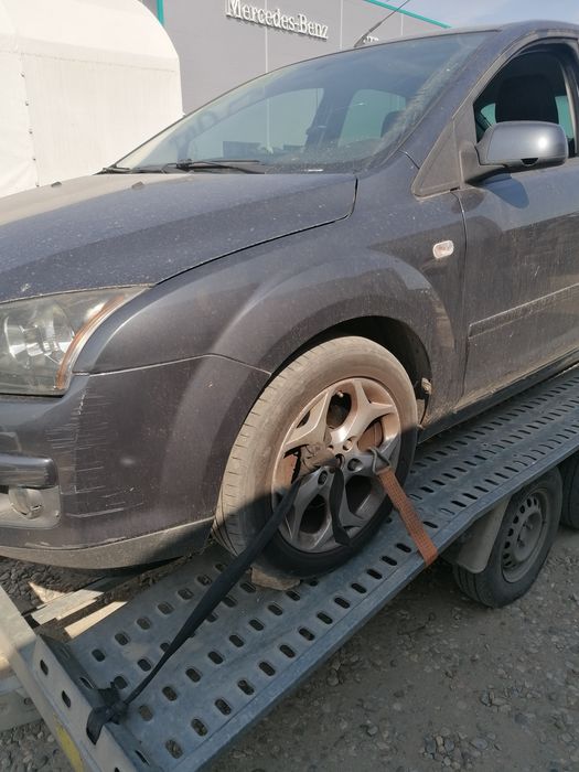Capota bara aripa usa trager far Ford Focus