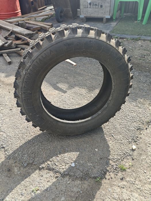 Продам шини на ниву