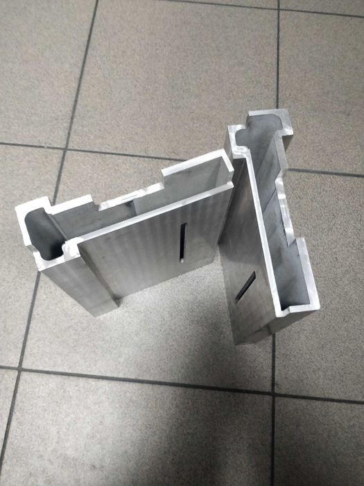 Prelucrari CNC -centre frezare in 3 si 5 axe