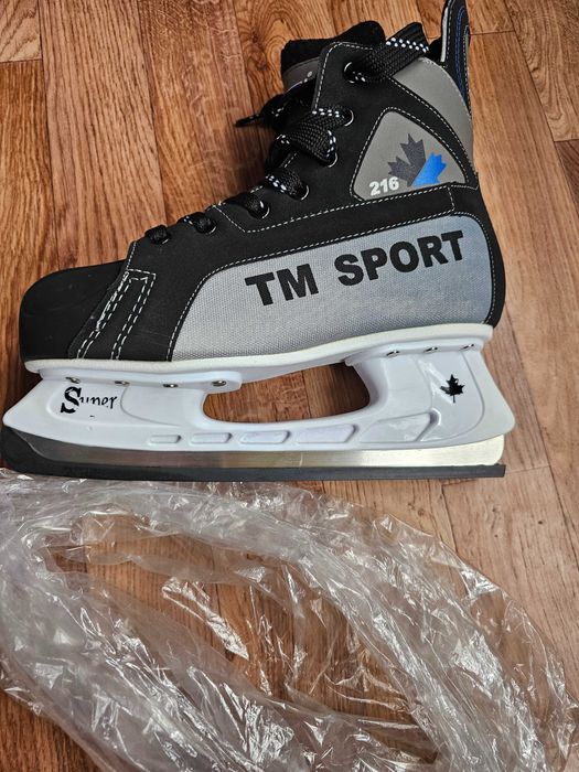 Продам Коньки новые