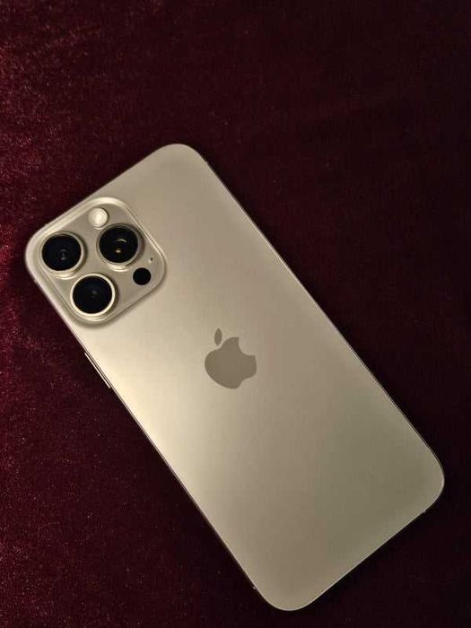 Apple iPhone 16 Pro Max 256GB Ca nou doar 24 cicluri
