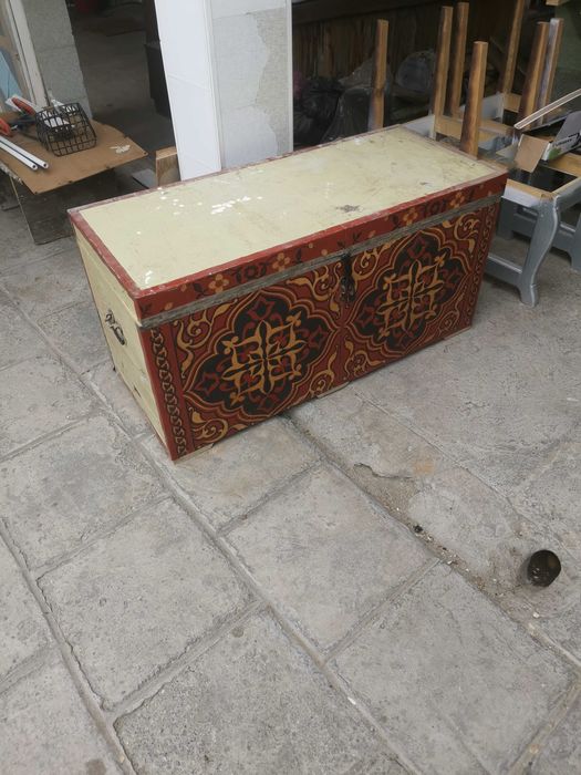 Sandiq holati yaxshi pishiq materialdan tayorlangan