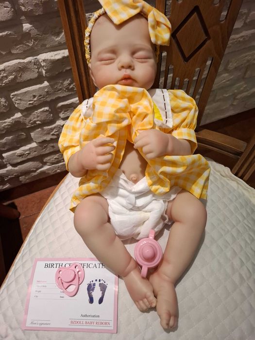 Реалистична кукла