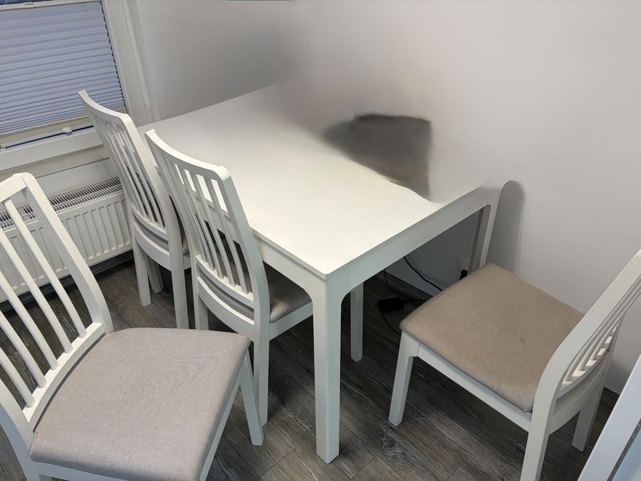 Masa extensibila cu 4 scaune ekedalen ikea