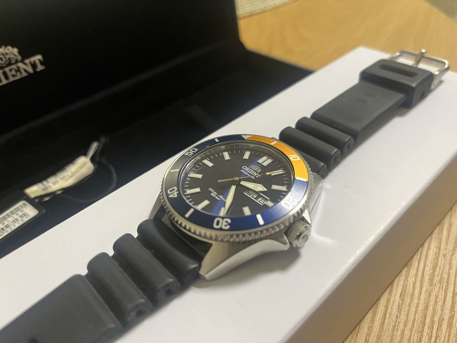Ceas Orient automatic se incarca prin miscarea mainii