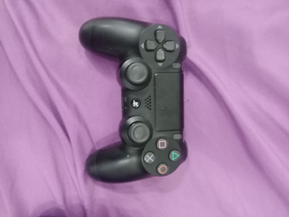 Playstation 4  1 терабайт Слим 14 игр + 3 джостика