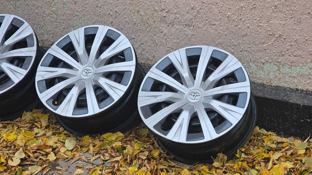 Диски Toyota R16 +колпаки