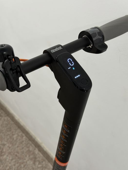 Trotineta Ninebot Kickscooter F30E