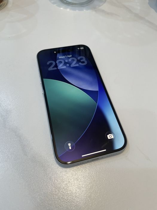 Продам Iphone 15 blue 128gb