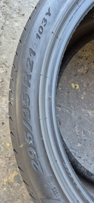 4 anvelope vara Pirelli 295/35/21.Pretul este pe bucata.