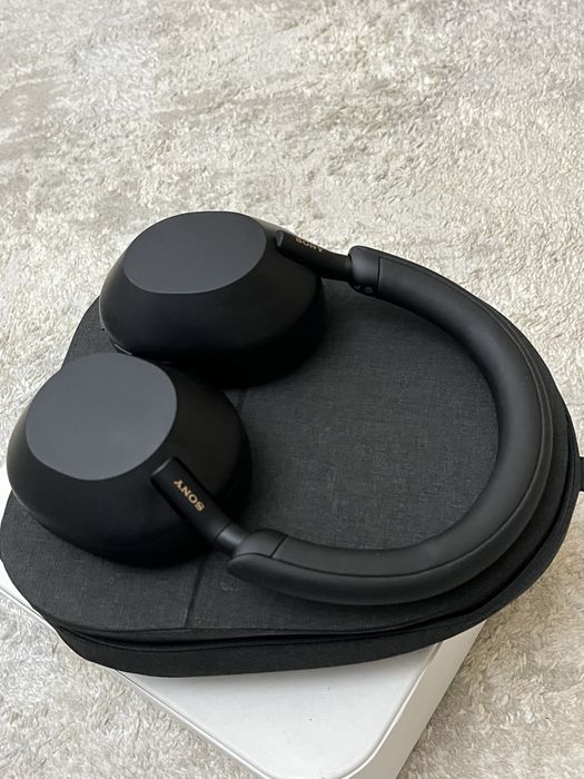 Sony WH-1000XM5 черный