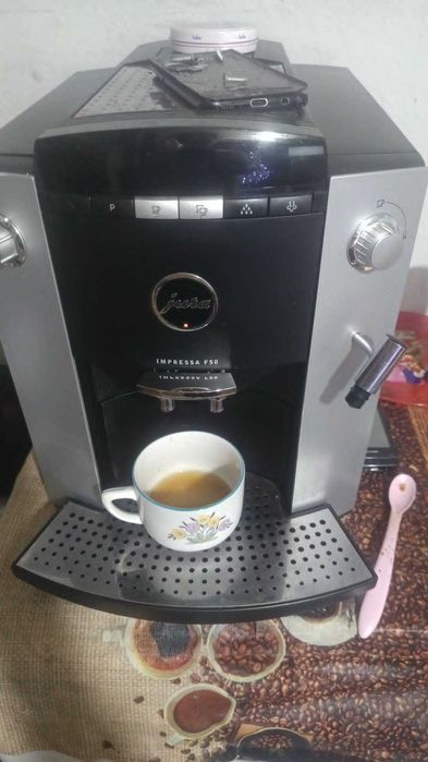 aparat de cafea impressa f59 jura ce macina,nare o zcharietura