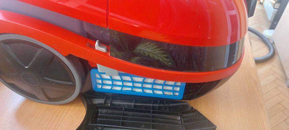 Aspirator cu spălare Bosch BWD421PET ProAnimal – aspirare uscată, spălare și aspirare lichide