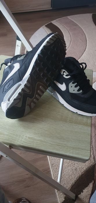 Adidași Nike originali.