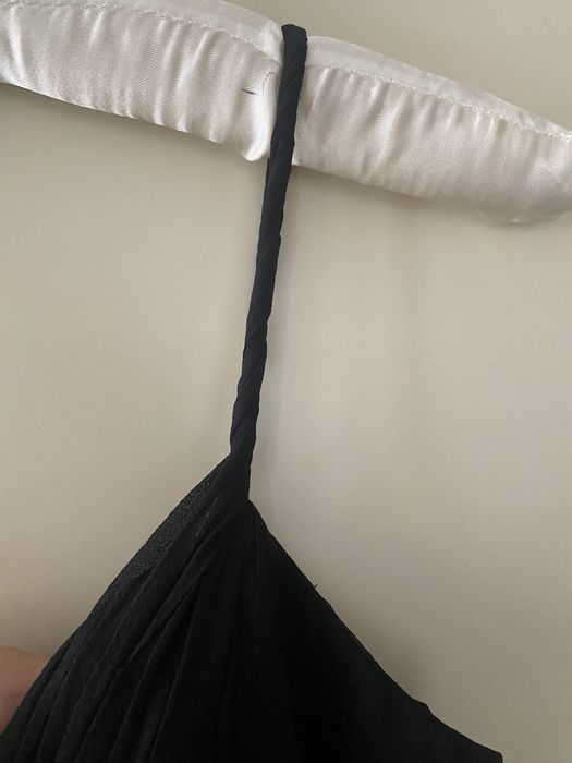 Черна рокля от шифон