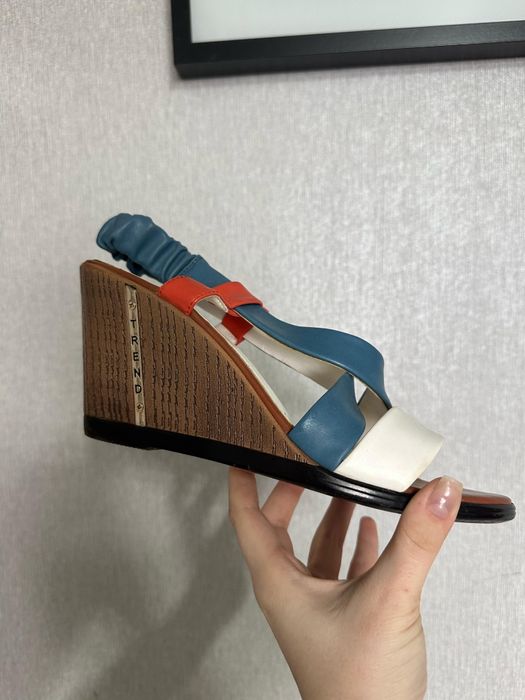 Летние босоножки на платформе